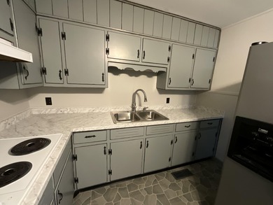 Discover the convenience and opportunity this spacious Somerset