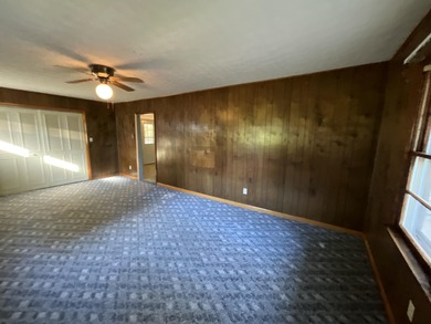 Discover the convenience and opportunity this spacious Somerset