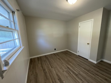 Discover the convenience and opportunity this spacious Somerset