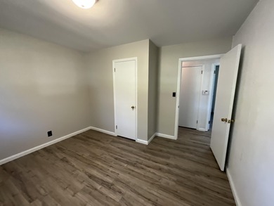 Discover the convenience and opportunity this spacious Somerset