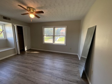 Discover the convenience and opportunity this spacious Somerset