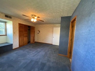 Discover the convenience and opportunity this spacious Somerset