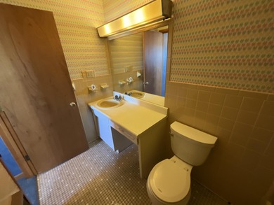 Discover the convenience and opportunity this spacious Somerset