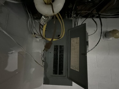 Discover the convenience and opportunity this spacious Somerset