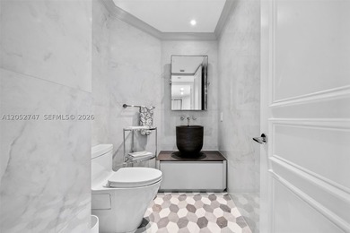 A beautifully renovated residence at the prestigious Turnberry - photo 9