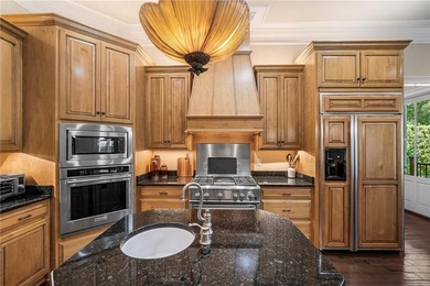 Welcome to 113 Oak Avenue, located in Fairhope's sought-after - photo 20
