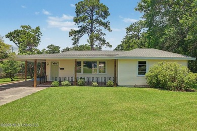 Nestled in the heart of Bayou View, this adorable 2-bedroom - photo 1