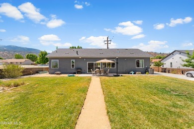 Welcome to this beautifully crafted newer build in Stallion - photo 22