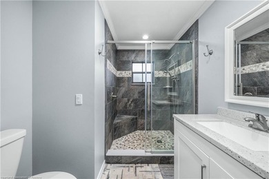 Experience the ultimate in comfortable living with this stunning - photo 27