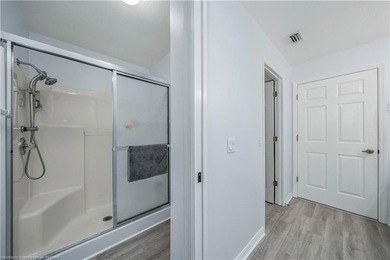 Experience the ultimate in comfortable living with this stunning - photo 30