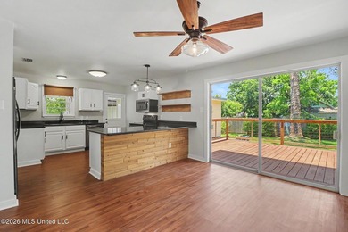Nestled in the heart of Bayou View, this adorable 2-bedroom - photo 10