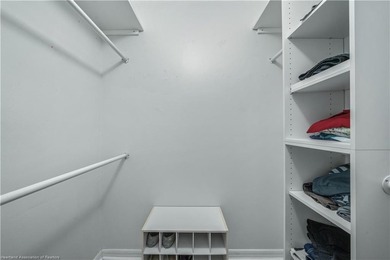 Experience the ultimate in comfortable living with this stunning - photo 34