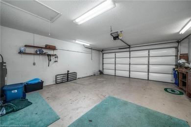 Experience the ultimate in comfortable living with this stunning - photo 38