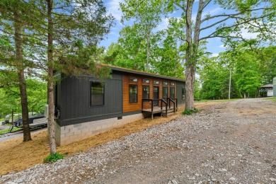 Lake Home Sale Pending in Mammoth Cave, Kentucky