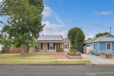 Welcome home to this charming 3-bedroom, 2-bath Artcraft Manor - photo 5