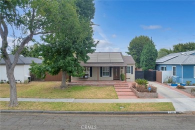 Welcome home to this charming 3-bedroom, 2-bath Artcraft Manor - photo 6