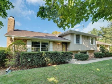 Lake Home For Sale in Woodstock, Illinois