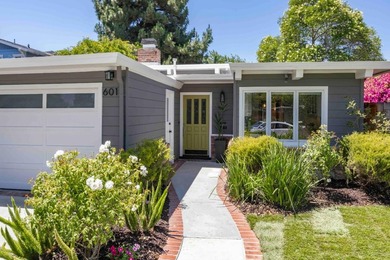 Set on a cul-de-sac in Midtown, this inviting home blends - photo 2
