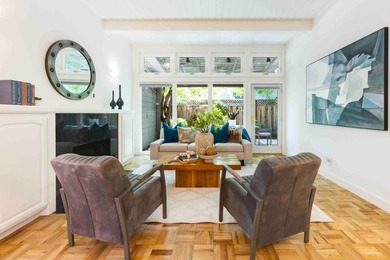 Set on a cul-de-sac in Midtown, this inviting home blends - photo 4