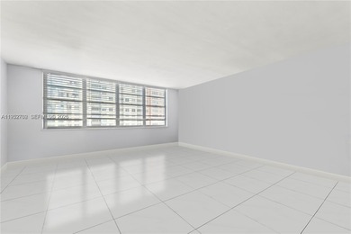 Nice renovated studio with water views, in the heart of Sunny