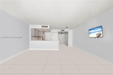 Nice renovated studio with water views, in the heart of Sunny