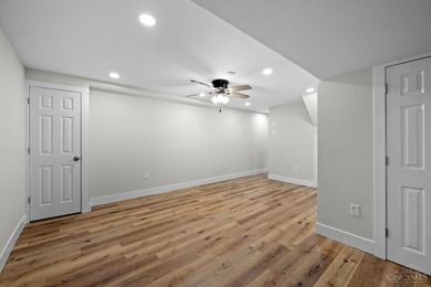 Lovely maintained by its original owners, this 1965 sq ft home - photo 33
