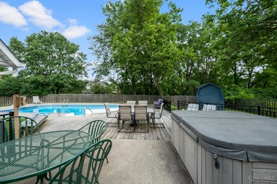 Lovely maintained by its original owners, this 1965 sq ft home - photo 45