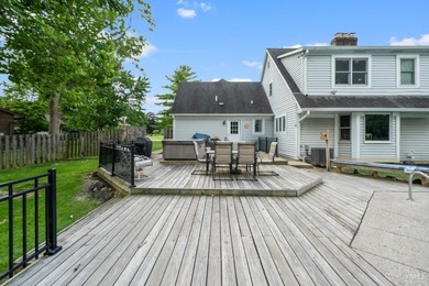 Lovely maintained by its original owners, this 1965 sq ft home - photo 46