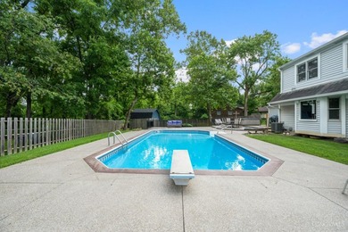 Lovely maintained by its original owners, this 1965 sq ft home - photo 50