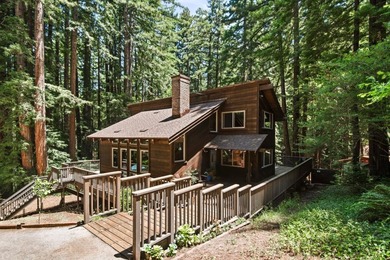 A private road and paved, circular driveway lead to this custom - photo 1