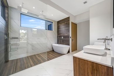 New contemporary estate featuring over 4,500 sf. indoor and - photo 14