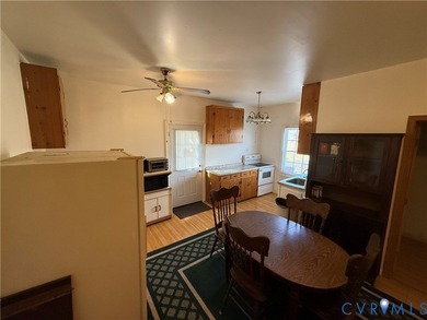 Don't miss your chance to purchase this cozy cottage. Minutes to - photo 15