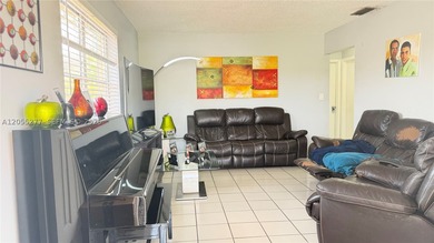 Duplex, located in well-established residential area. Unit 1 has - photo 22