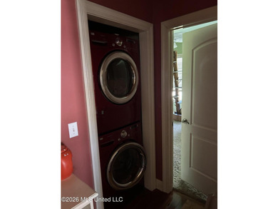 Adorable cottage near the beach with great potential!! Property - photo 10