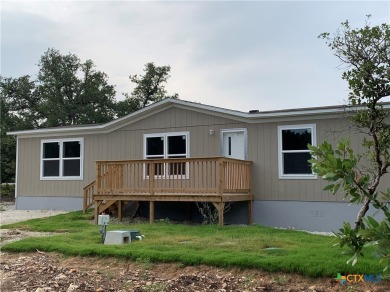 Lake Home For Sale in Canyon Lake, Texas