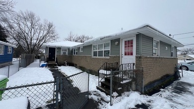 Onondaga Lake Home Sale Pending in Liverpool New York