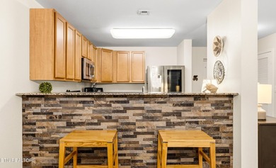 Darling 1 bedroom unit with easy access on first floor. Roomy - photo 11
