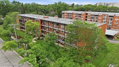 Welcome home to this beautifully maintained 2-bedroom, 1-bath - photo 2