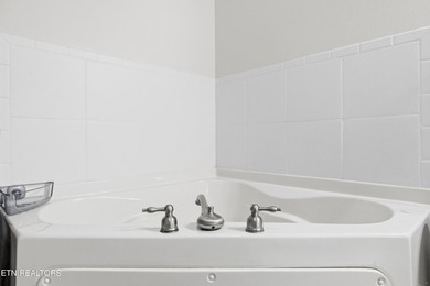 Darling 1 bedroom unit with easy access on first floor. Roomy - photo 26
