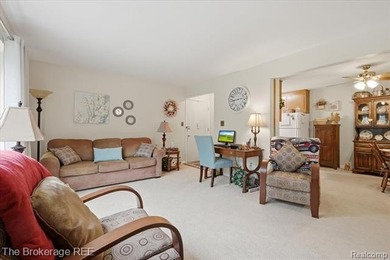 Welcome home to this beautifully maintained 2-bedroom, 1-bath - photo 6