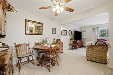 Welcome home to this beautifully maintained 2-bedroom, 1-bath - photo 7