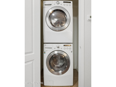 Darling 1 bedroom unit with easy access on first floor. Roomy - photo 28
