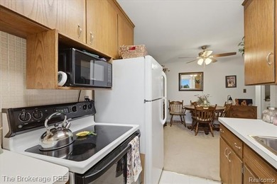 Welcome home to this beautifully maintained 2-bedroom, 1-bath - photo 10