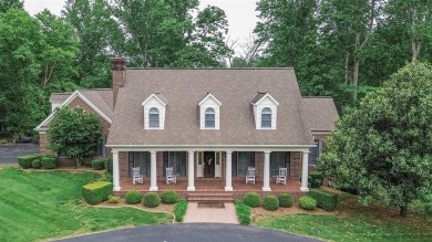 Welcome to this extraordinary custom-built estate offering - photo 9