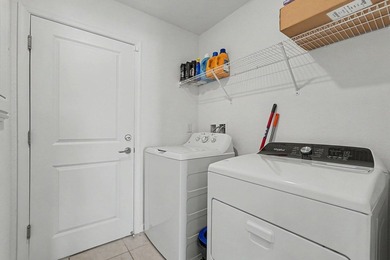 Discover this 4-bedroom, 2-bathroom single-family residence in - photo 10