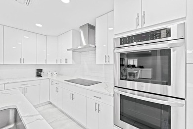 Lake Wellington Home For Sale in Wellington Florida