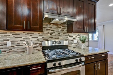Pride of ownership located in Redwood City, this cozy 2-bedroom - photo 17