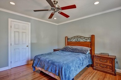Pride of ownership located in Redwood City, this cozy 2-bedroom - photo 19