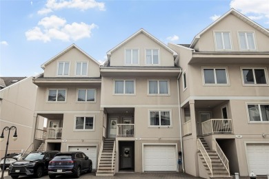 (private lake, pond, coastal) Townhome/Townhouse Sale Pending in Bronx New York