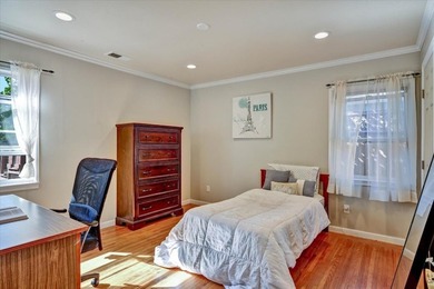 Pride of ownership located in Redwood City, this cozy 2-bedroom - photo 24